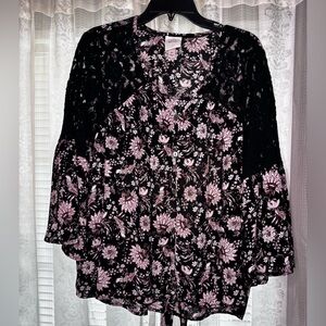 Knox Rose Black and Pink Floral‎ Blouse